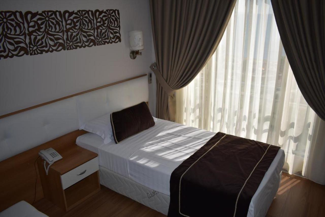 Hotel Arvi Драч Екстериор снимка