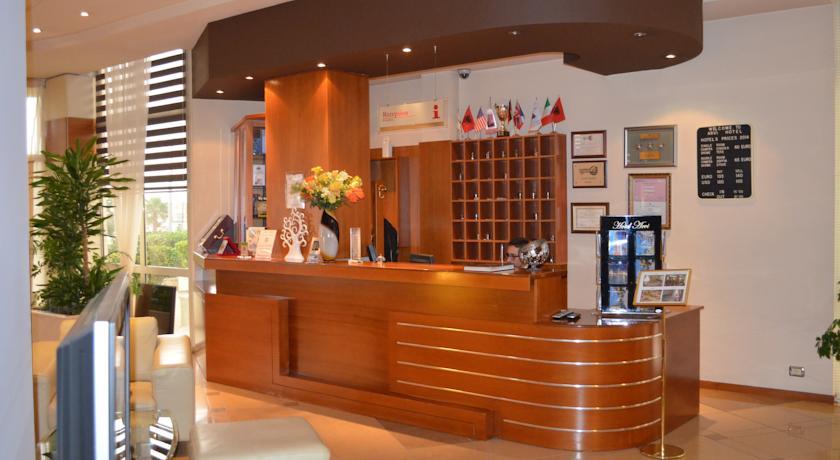 Hotel Arvi Драч Екстериор снимка