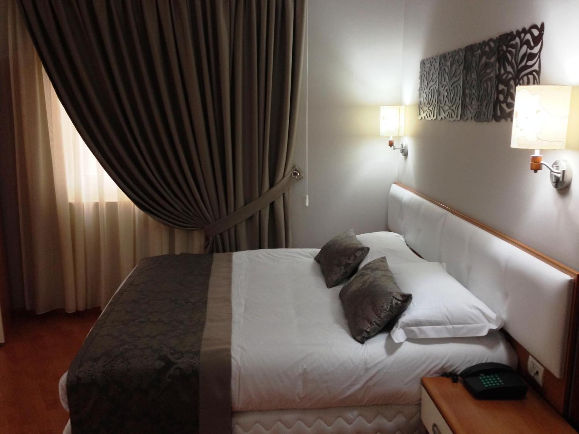 Hotel Arvi Драч Стая снимка