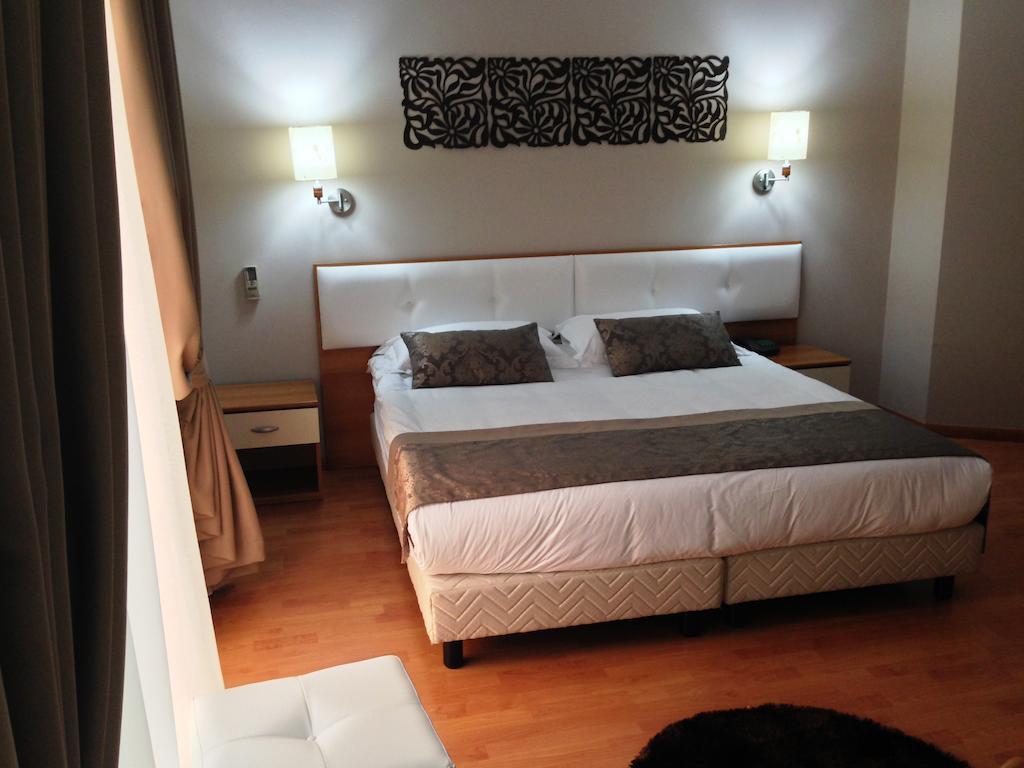 Hotel Arvi Драч Екстериор снимка
