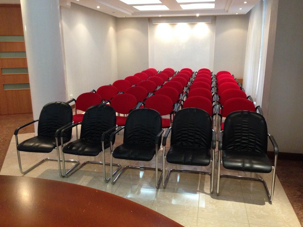 Hotel Arvi Драч Екстериор снимка