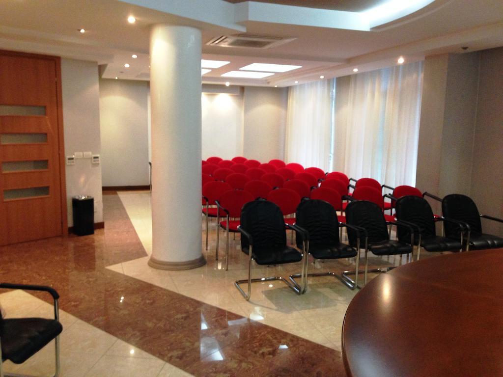 Hotel Arvi Драч Екстериор снимка