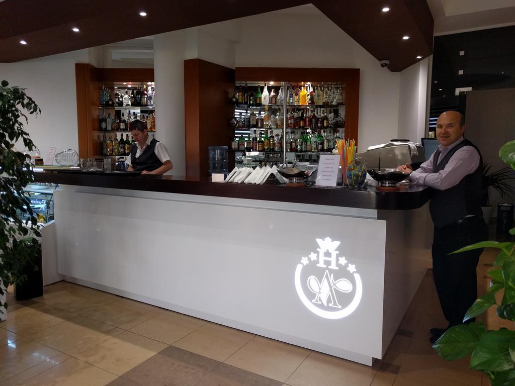 Hotel Arvi Драч Екстериор снимка