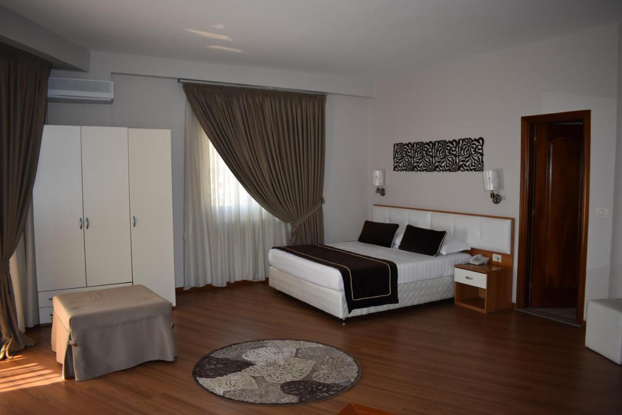 Hotel Arvi Драч Екстериор снимка