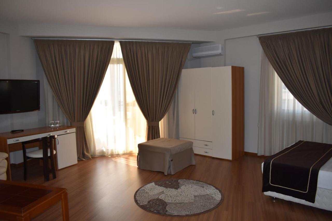Hotel Arvi Драч Екстериор снимка