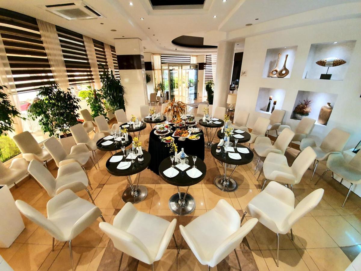 Hotel Arvi Драч Екстериор снимка